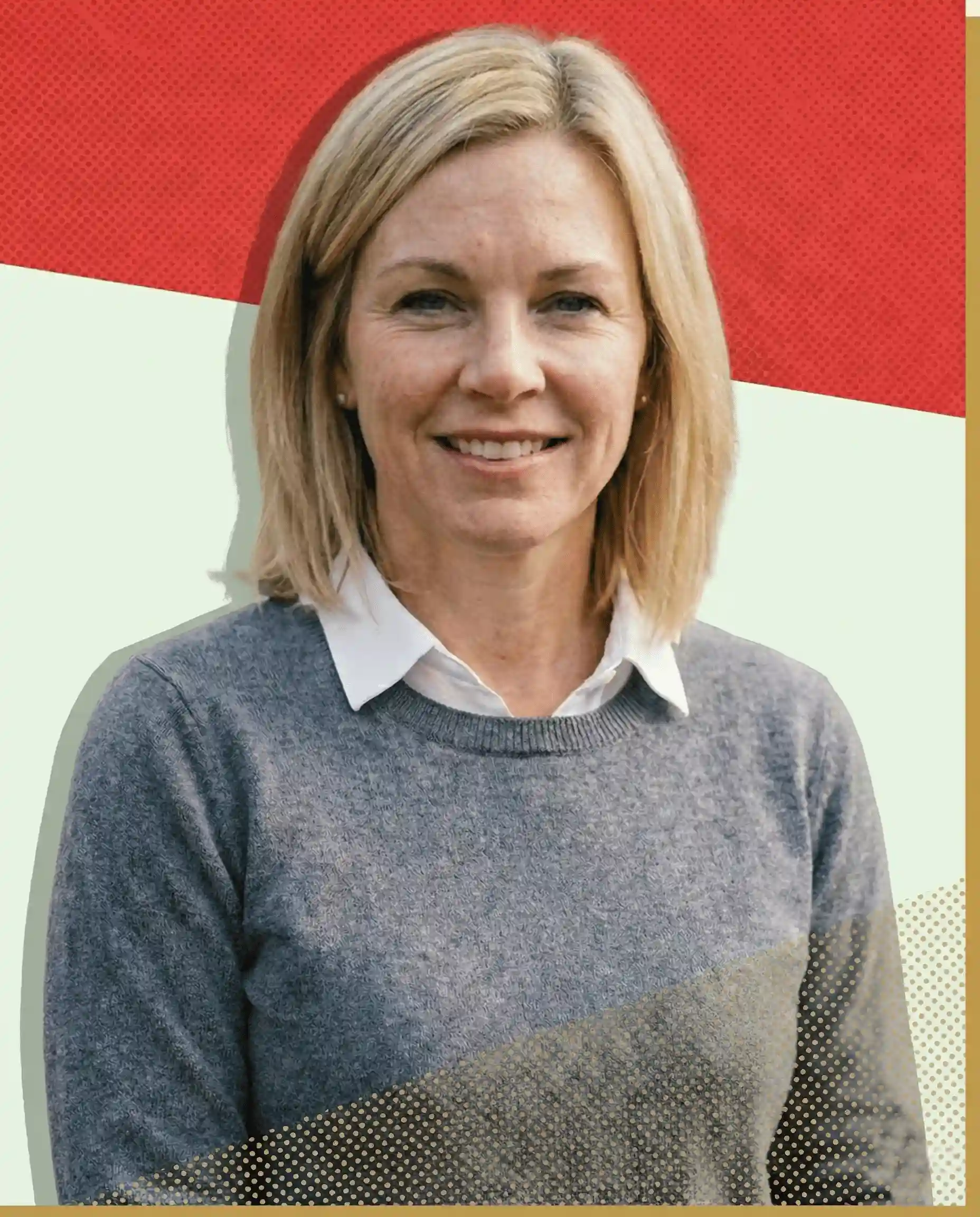 Portrait of Elise, food writer and recipe creator at MixoRecipes.